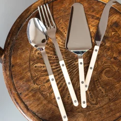 Bistrot Uni,*Sabre Paris Discount